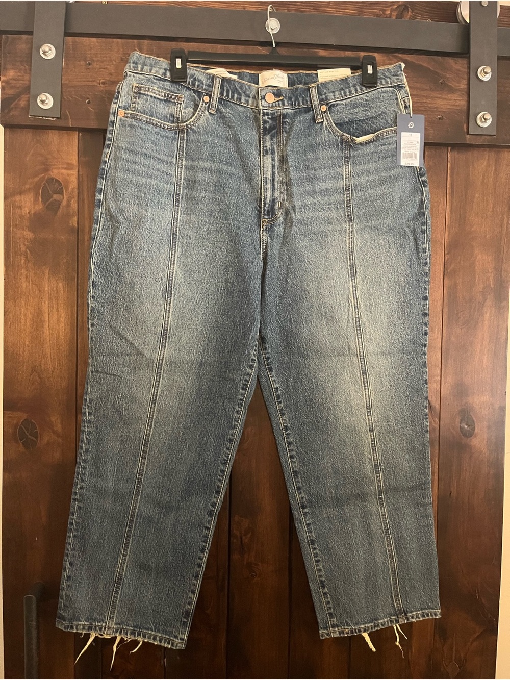 Universal Thread Women's Straight Leg Washed Blue Jeans